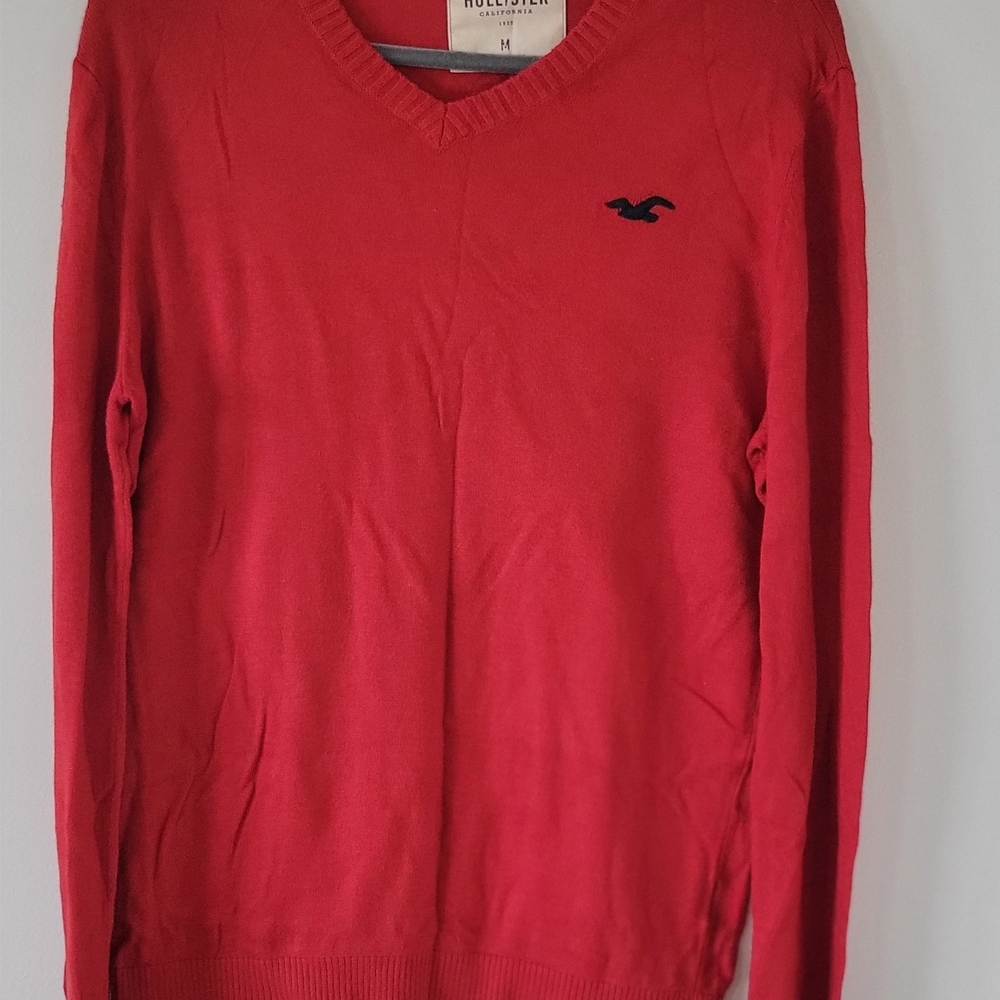 Hollister Men's V-Neck Sweater in Vibrant Red